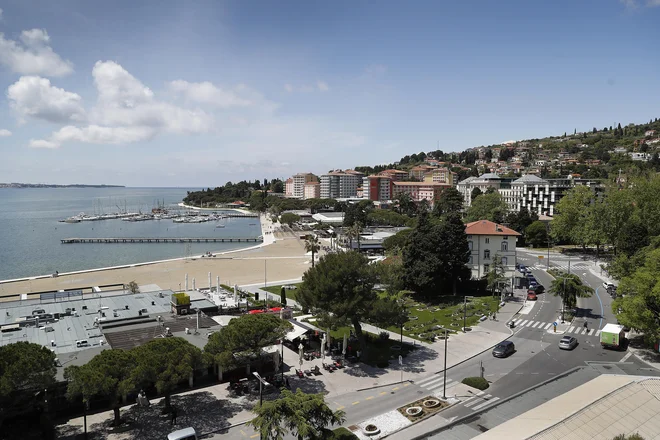 Turizem, motivi, obala, marina, hoteli. Portorož, 14. maj 2021 Foto Leon Vidic/delo