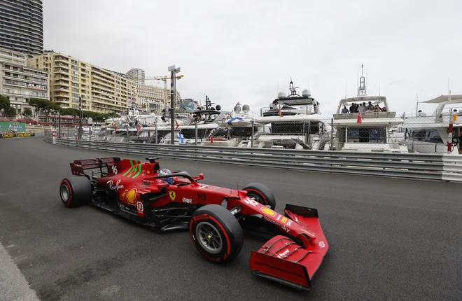 Charles Leclerc najbolje pozna domače ceste v Monaku. FOTO: Eric Gaillard/Reuters