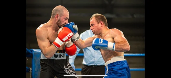 Aljaž Venko (desno) je z zvrhano mero sreče izvlekel neodločen izid v dvoboju z Italijanom Luco Chianconejem. FOTO: Boštjan Selinšek