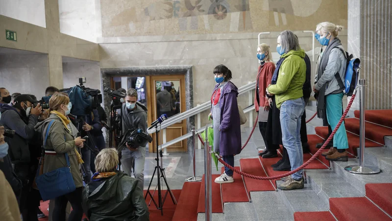 Fotografija: Prejšnji teden so oddali glasove v podporo referendumu o pitni vodi, danes in jutri bodo o njem odločali poslanci. FOTO: Uroš Hočevar/Delo