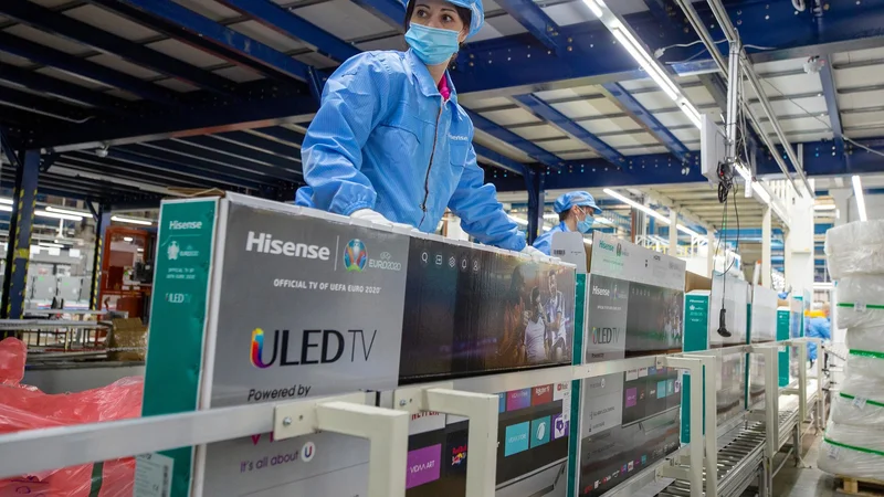 Fotografija: V tovarni televizorjev Hisense je zaposlenih že več kot 750 ljudi. FOTO: arhiv podjetja