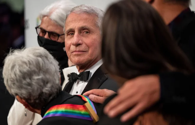 Tudi vodilni ameriški strokovnjak za nalezljive bolezni <strong>Anthony Fauci</strong> ni več prepričan v nelaboratorijski izvor virusa. FOTO: Andrew Caballero-Reynolds/AFP