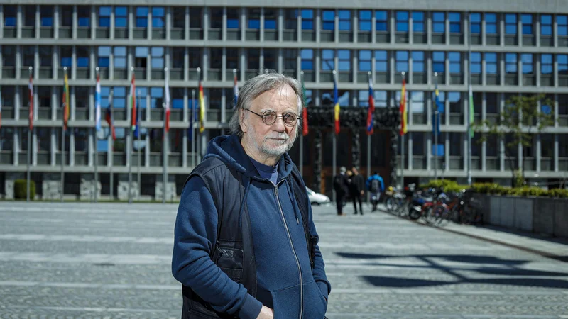 Fotografija: Tone Stojko - V bistvu je to upor civilne družbe, ki je pod eno oblastjo bolj priznana, pod drugo pa recimo ne. Ljudem se godijo krivice, ne glede na to, kdo je na oblasti. FOTO: Jože Suhadolnik/Delo