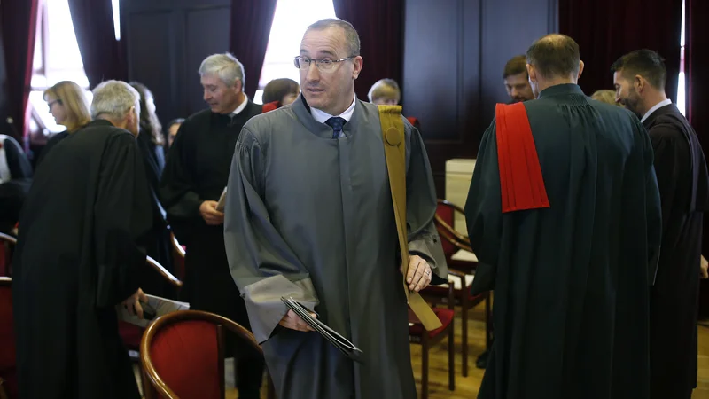 Generalni državni tožilec Drago Šketa je izbral človeka, ki bo opravljal funkcijo direktorja tožilstva. Kaj to pomeni? FOTO: Blaž Samec/Delo