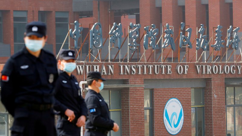 Fotografija: V središču pozornosti znanstvenikov po svetu je znova wuhanski inštitut za virologijo. FOTO: Thomas Peter/Reuters