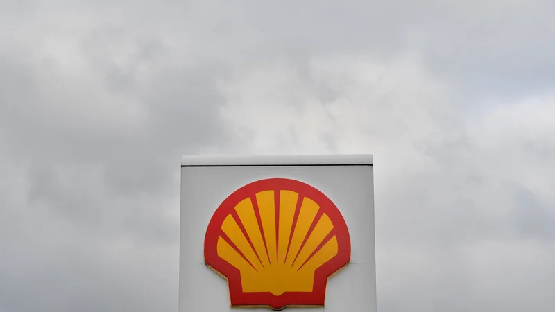 Fotografija: Po podatkih baze Carbon Majors je bil Shell v obdobju 1988–2015 deveti največji onesnaževalec na svetu. FOTO: Ben Stansall/AFP