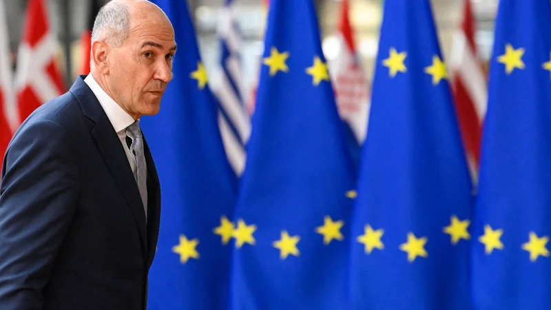 Kongresna resolucija SDS izpričuje, da je Janez Janša prestopil rubikon.<br />
FOTO: Philip Reynaers/AFP