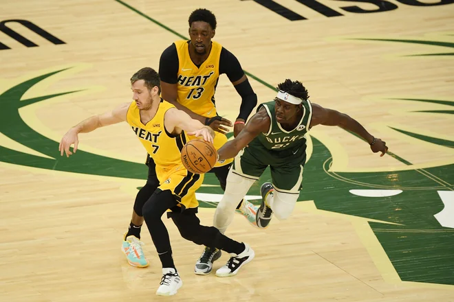 Goran Dragić ni imel svojega večera in Miami je izgubil z Milwaukeejem. FOTO: Quinn Harris/AFP