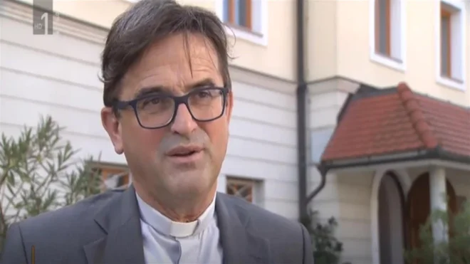 Posvetitev in umestitev celjskega škofa Foto Tv Slo