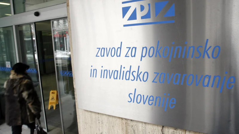 Fotografija: Zagotovljena pokojnina za polno dobo, kot je veljala v času upokojitve, je po novem 620 evrov. Foto: Mavric Pivk/Delo