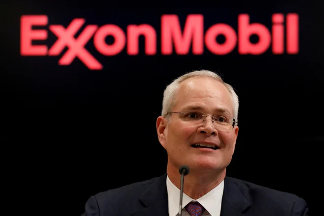 Darren Woods posluša kritike, da stori premalo za zeleni prehod.<br />
FOTO: Brendan Mcdermid/Reuters
