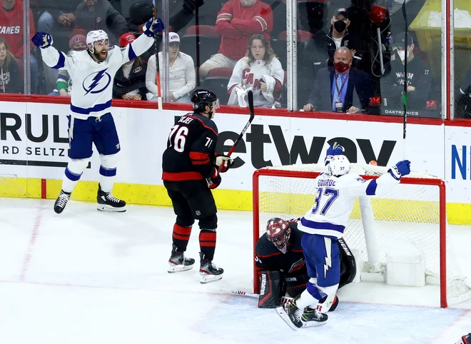 Barclay Goodrow je dosegel zmagoviti gol za Tampo. FOTO: Grant Halverson/AFP