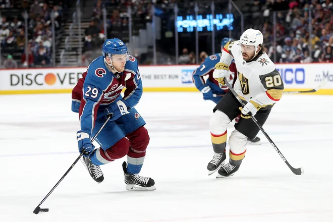 Nathan MacKinnon je dvakrat zadel za Colorado. FOTO: Matthew Stockman/AFP