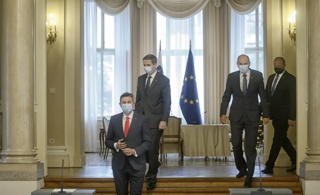 Slovenija ni v politični krizi, je pa v razmerah povečane politične negotovosti, ugotavlja predsednik republike Borut Pahor in poudarja, da o usodi vlade odločata vlada in parlament.&nbsp; FOTO: Blaž Samec/Delo