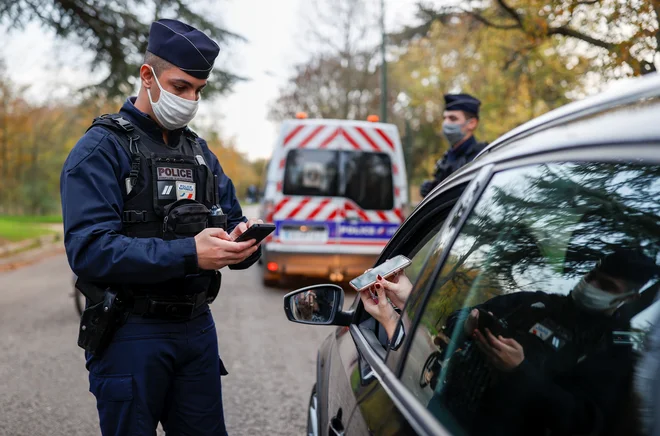V sistemu je doslej vključenih deset držav članic, sedem jih je tudi že začelo izdajati covidna potrdila, so sporočili v Bruslju. FOTO: Christian Hartmann/Reuters