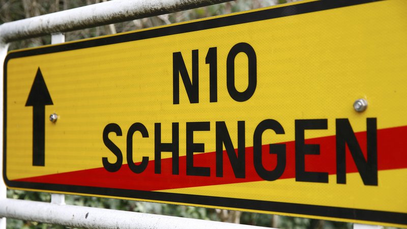 Fotografija: Schengenski sistem je moćno na udaru že od migracijske krize v letih 2015 in 2016. FOTO: Wolfgang Rattay/Reuters