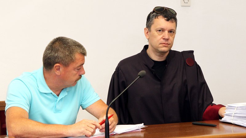 Fotografija: Božidarju Fekonji in zagovorniku Borisu Kandutiju sodišča ni uspelo prepričati, da so obtožbe neutemeljene. Foto Marko Feist