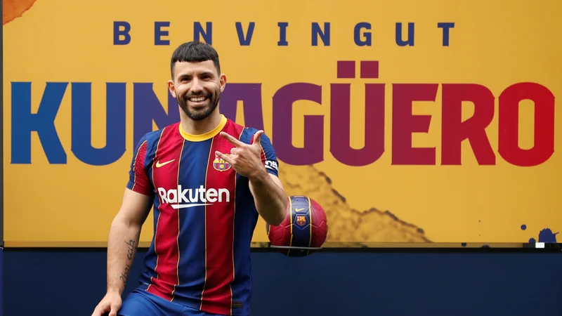 Fotografija: Sergio Agüera so pred dnevi odmevno predstavili v Barceloni. FOZO: Albert Gea/Reuters