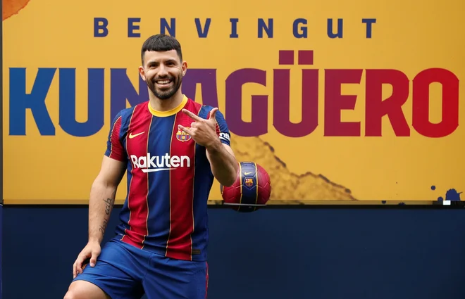Sergio Agüera so pred dnevi odmevno predstavili v Barceloni. FOZO: Albert Gea/Reuters