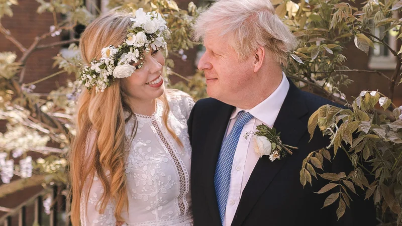 Fotografija: Boris Johnson je s poroko s svojo izbranko Carrie Symonds postal prvi britanski premier v skoraj 200 letih, ki se je oženil za časa svojega mandata. FOTO: Rebecca Fulton/AFP