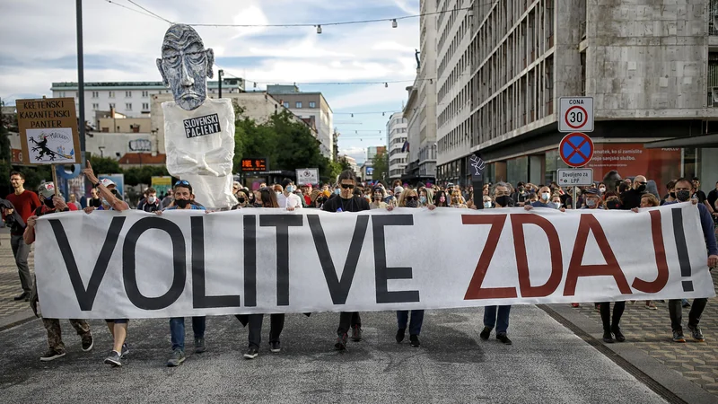 Fotografija: Lahko le angažiranost ljudstva spremeni stvari? FOTO: Blaž Samec/Delo
