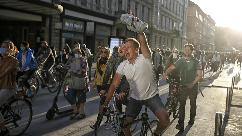 Protivladni kolesarski protesti v Ljubljani, maj 2020. FOTO: Blaž Samec/Delo