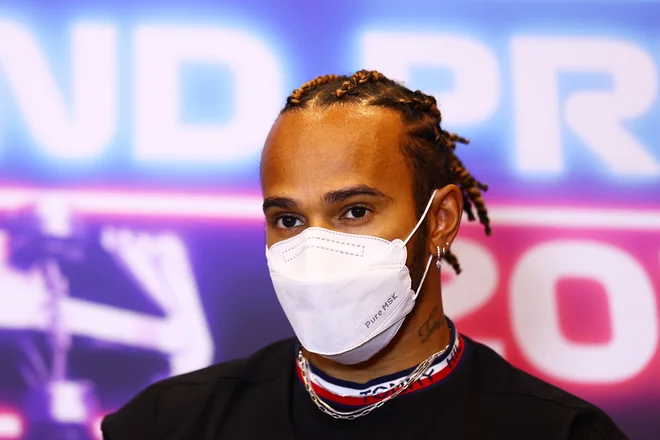 Lewis Hamilton se je moral sprijazniti šele s sedmim in enajstim mestom. FOTO: Francois Nel/Reuters