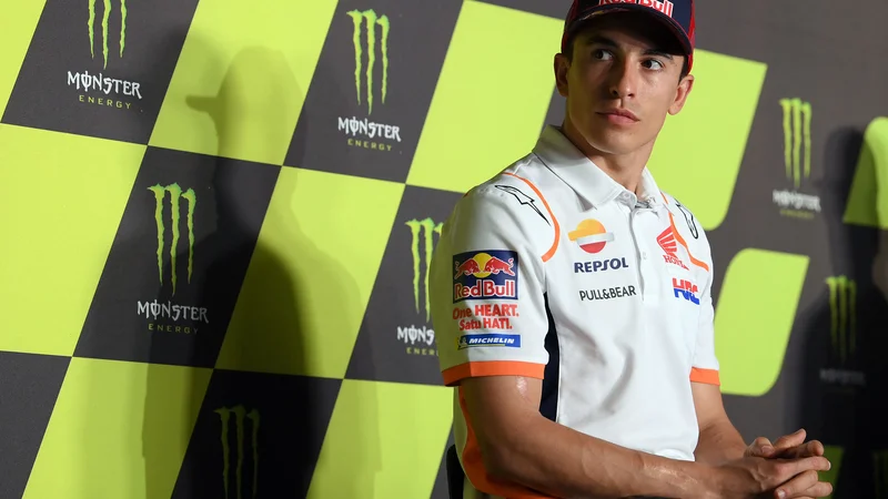 Marc Marquez med četrtkovo novinarsko konferenco na domačem dirkališču na obrobju Barcelone. FOTO: Lluis Gene/AFP