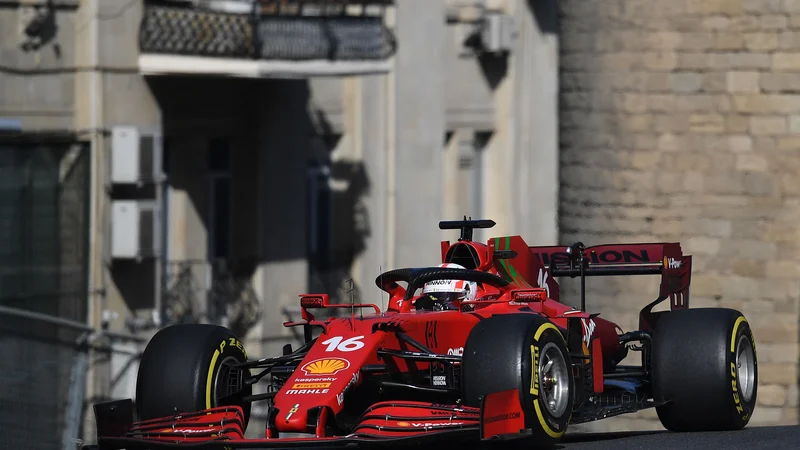 Fotografija: Ferrarijev as Charles Leclerc je bil drugič zapored najhitrejši v kvalifikacijah. FOTO: Natalia Kolesnikova/AFP