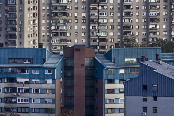 Fužinski bloki so 3-, 8- in 12- nadstropni in so posejani po treh območjih: Rusijanov, Brodarjev in Preglov trg. FOTO: Voranc Vogel