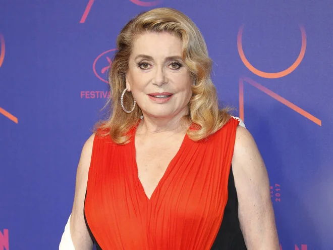 Francozinja Catherine Deneuve je velika diva, ki navdihuje domačo in tujo javnost z umetniško prezenco, nič manj pa tudi z načinom življenja.<br />
Foto Hubert Boesl/Reuters