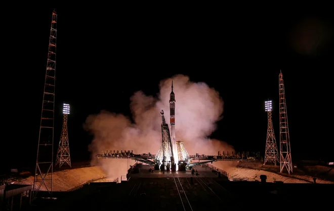 Bezos bo poletel v vesolje ob 52. obletnici prvega pristanka človeka na Luni misije ameriške vesoljske agencije Nasa Apollo 11. Fotografija je simbolična.&nbsp;FOTO: Maxim Shemetov/Reuters