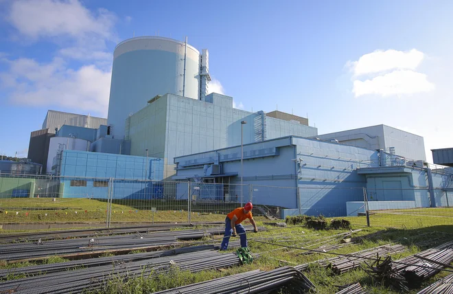 Po zaprtju jedrske elektrarne je predvideno tudi zaprtje odlagališča. Območje bo dolgoročno nadzorovano, varovano in vzdrževano. FOTO: Jože Suhadolnik/Delo