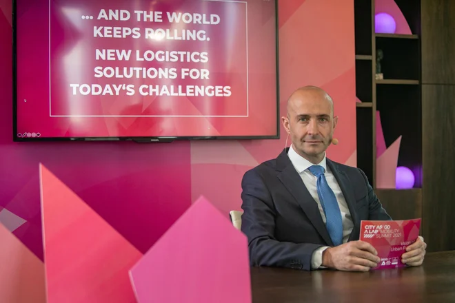 Strankam ponujamo celovito IT-podporo, moderen in prilagodljiv skladiščni sistem, pravi Viktor Kastelic, direktor cargo partner Slovenija. FOTO: Voranc Vogel/Delo