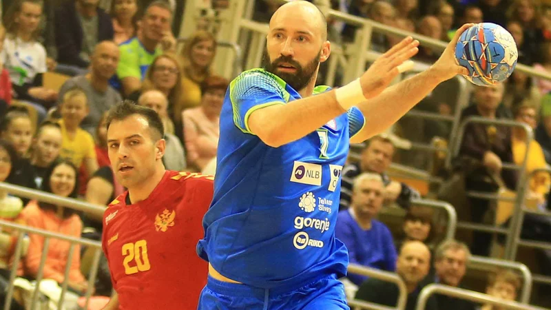 Fotografija: Vid Kavtičnik je bil dolga leta ikona slovenske reprezentance in nazadnje tudi njen kapetan. FOTO: Tomi Lombar/Delo