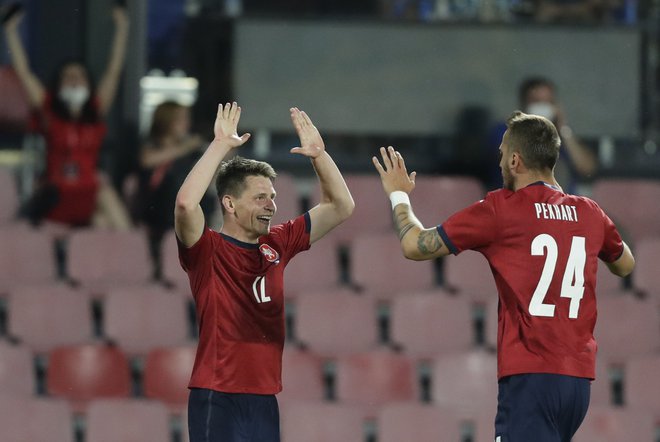 Lukas Masopust (levo) je bil strelce drugega češkega gola proti Albaniji. FOTO: David W Cerny/Reuters