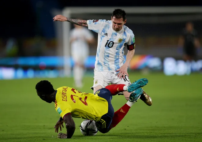 Argentina z Lionelom Messijem je na težkem gostovanju v Kolumbiji zapravila vodstvo z 2:0. FOTO: Luisa Gonzalez/Reuters