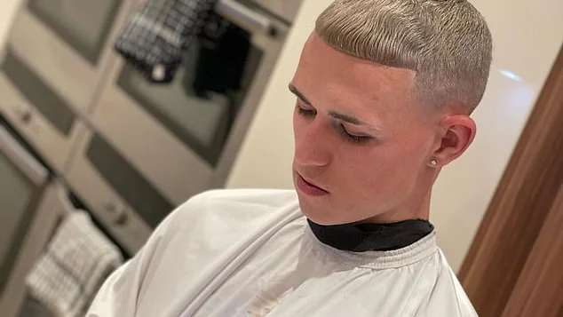 Fotografija: Phil Foden si je pobelil lase. FOTO: instagram