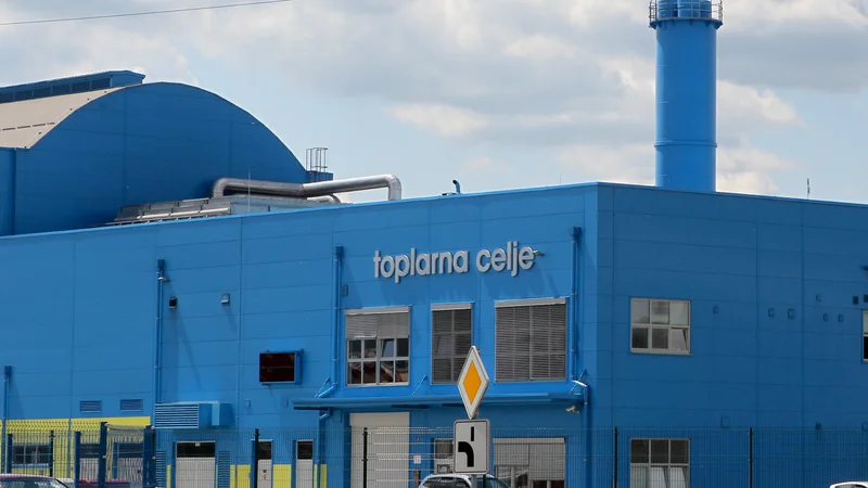 Fotografija: Toplarna Celje: zakonodaja zanjo predpisuje strožje vrednosti emisij kot za sosežigalnice. FOTO: Marko Feist