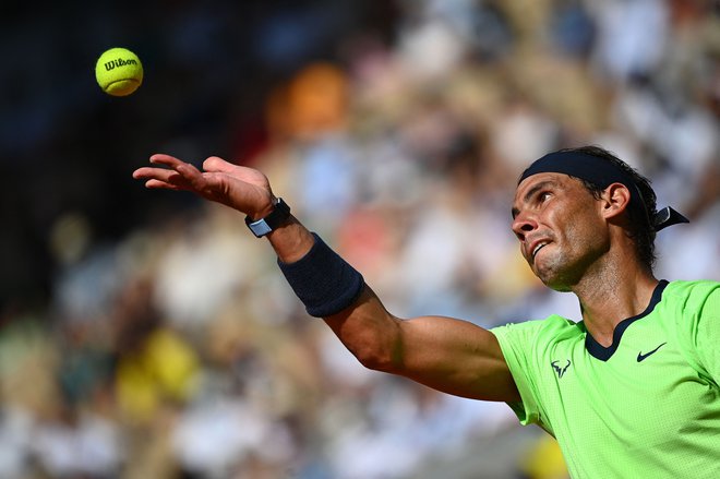 Rafael Nadal iz dvoboja v dvoboj potrjuje, da je kralj peska. FOTO: Christophe Archambault/AFP