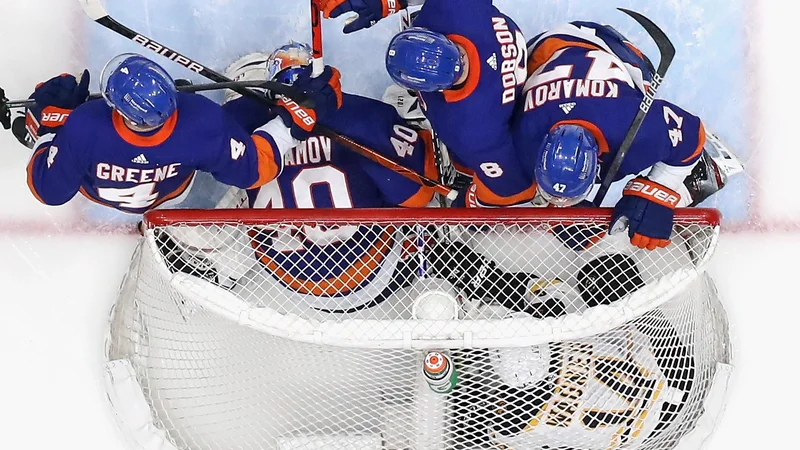 Fotografija: Chris Wagner je na šesti tekmi v dvorani Nassau Coliseum pristal v golu. FOTO: Bruce Bennett/AFP