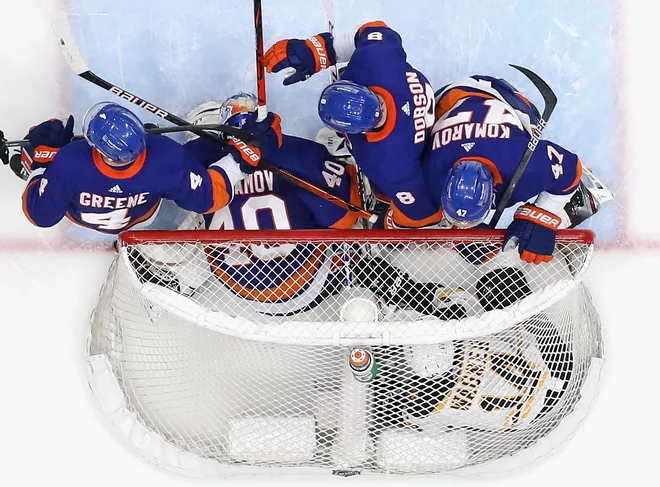 Chris Wagner je na šesti tekmi v dvorani Nassau Coliseum pristal v golu. FOTO: Bruce Bennett/AFP