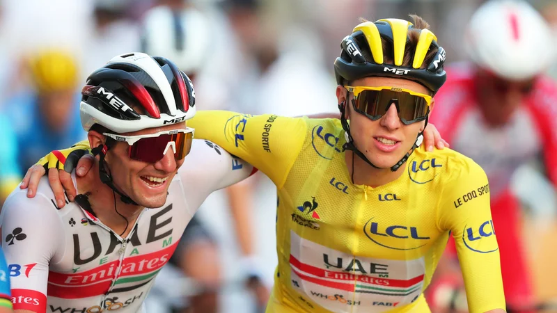 Jan Polanc in Tadej Pogačar želita z ekipo UAE Team Emirates že v Celju pokazati, kdo je (bo) glavni na dirki po Sloveniji. FOTO: Thibault Camus/Reuters