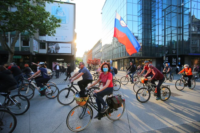 Prepoved zbiranja je bila neustavna. FOTO: Jože Suhadolnik/Delo