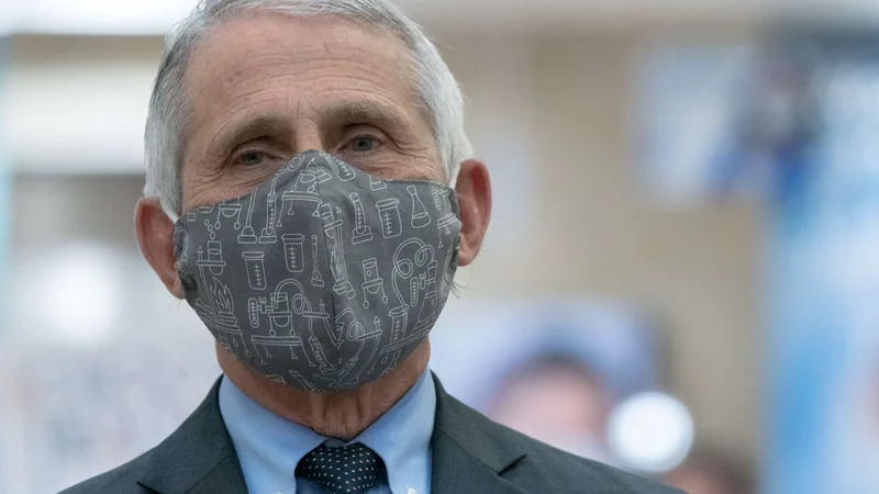 Dr. Anthony Fauci je veljal za legendo boja proti pandemiji, zdah virologijo.&nbsp;FOTO: Jeenah Moon/Afp