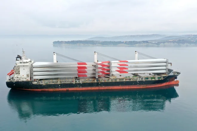 Tako ladja pripelje elise pred Koper. FOTO: arhiv BBC Genova