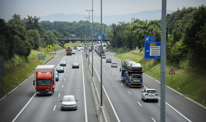 Severna obvoznica je med najbolj prometnimi v državi. FOTO: Jože Suhadolnik/Delo