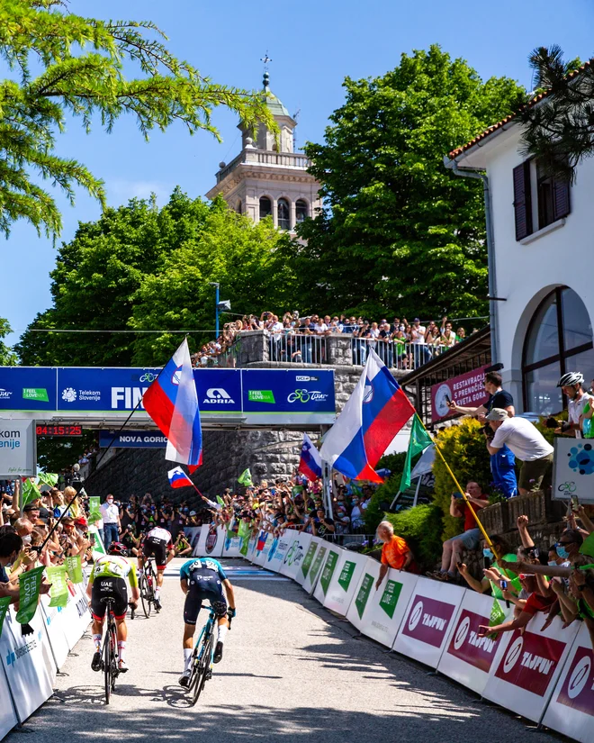 Scenografija na Sveti Gori je bila vredna Gira ali Toura. FOTO: Matic Klanšek Velej/Sportida