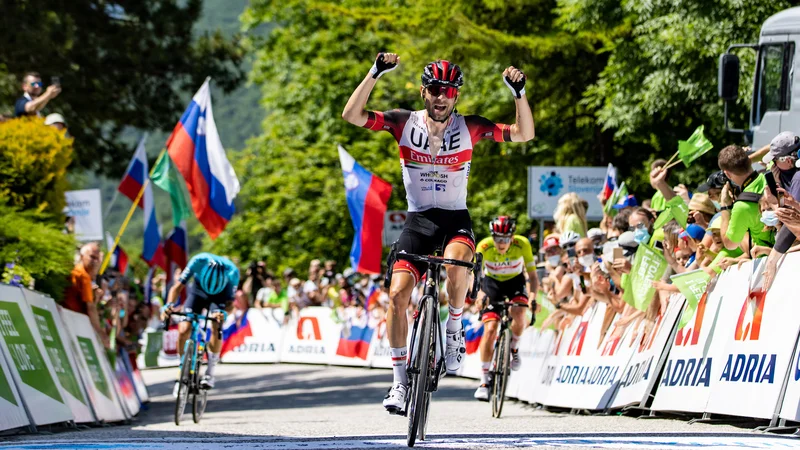 Fotografija: Diego Ulissi in Tadej Pogačar sta na Sveto Gori slavila dvojno zmago eklipe UAE. FOTO: Matic Klanšek Velej/Sportida