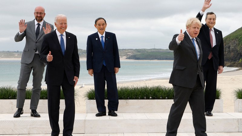 Fotografija: Vrh skupine G7 je bil uvod v naporno evropsko turnejo ameriškega predsednika Joeja Bidna. Prihodnji teden ga čakata še vrha zveze Nato in EU-ZDA ter srečanje z ruskim predsednikom Vladimirjem Putinom. Foto: Ludovic Marin/Afp